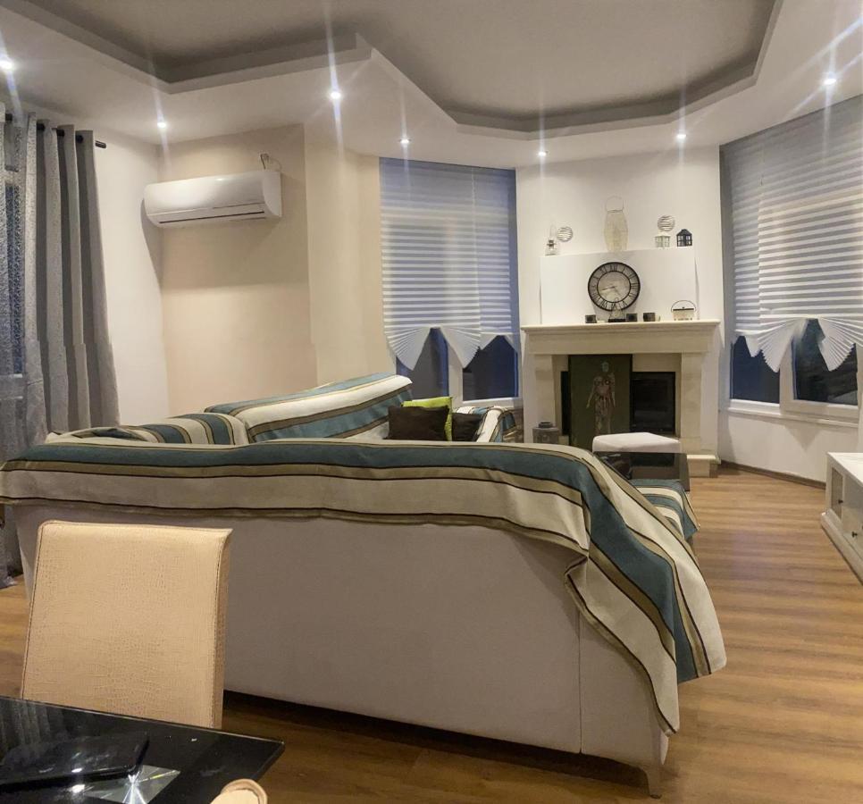 2-beds Garden Parking 100m To * Durres