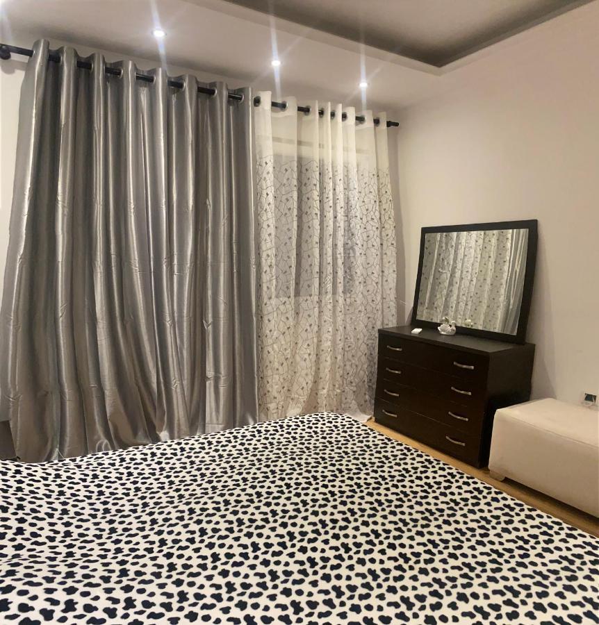 2-beds Garden Parking 100m To Holiday home Durres